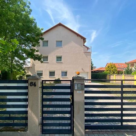 Ferienwohnung Aranypart Apartman Siófok Exterior foto