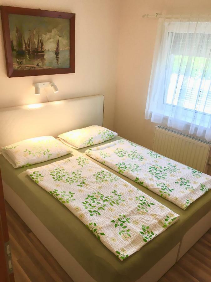 Ferienwohnung Aranypart Apartman Siófok Exterior foto