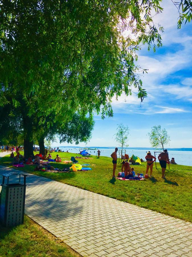 Ferienwohnung Aranypart Apartman Siófok Exterior foto